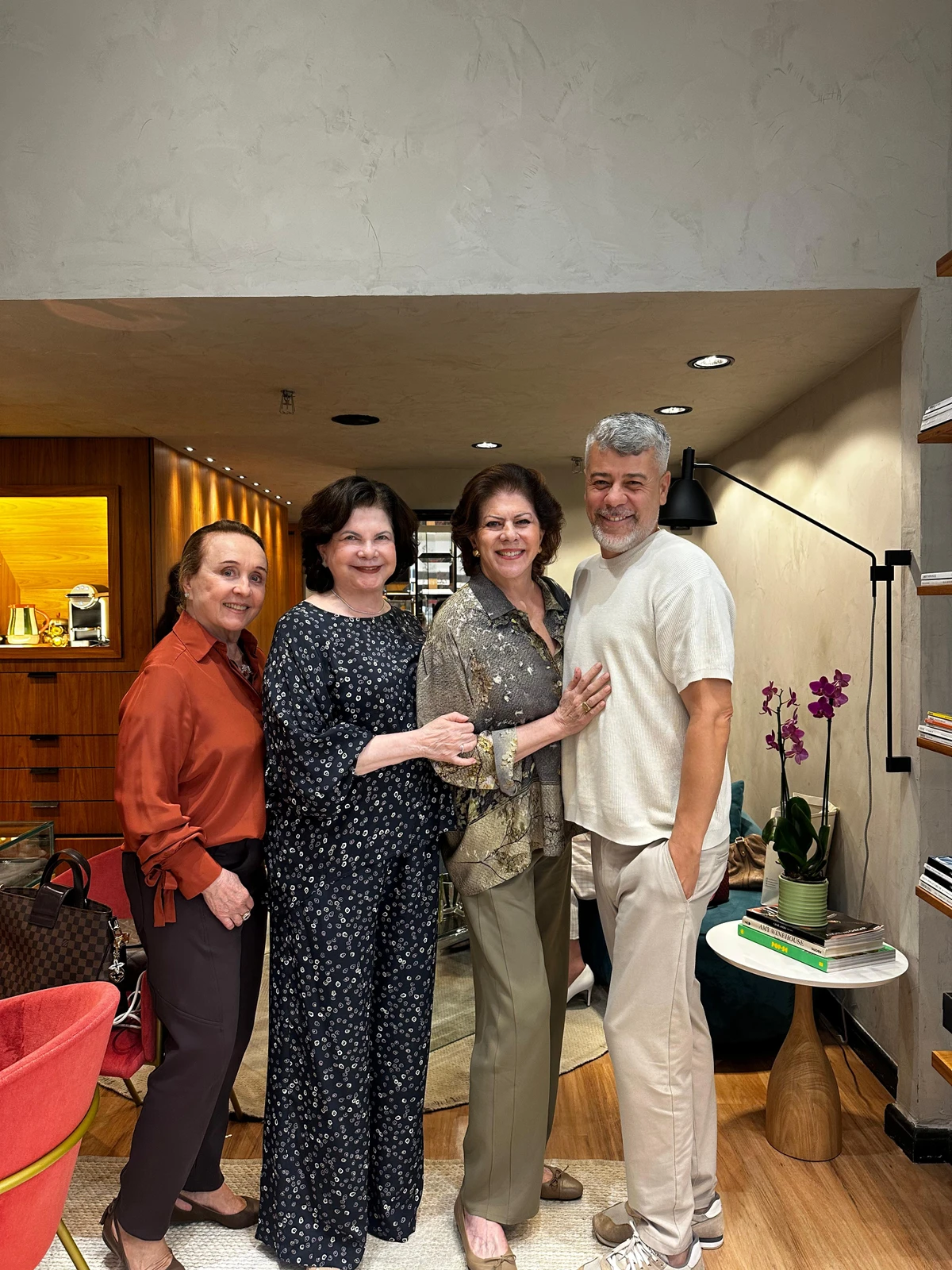 Tânia Bicas, Teresa Bredran, Regina Silvares e Will Gasparini 