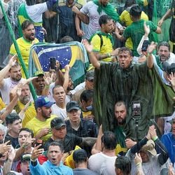 Confira as principais perguntas feitas no Google sobre tempestades, um dos assuntos mais populares no verão brasileiro, respondidas por especialistas ouvidos pela BBC News Brasil.