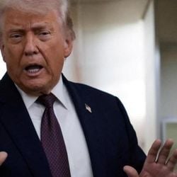 Decisão ocorre após uma forte reação negativa sobre como altos funcionários federais, incluindo Gregory Bovino, responderam ao tiroteio.