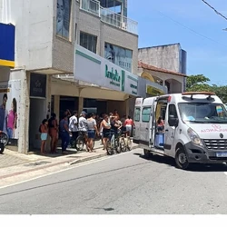 Vítima foi identificada como Carlos Alberto Freires Vasconcellos, de 64 anos; idoso chegou a ser socorrido, mas não resistiu e morreu no hospital