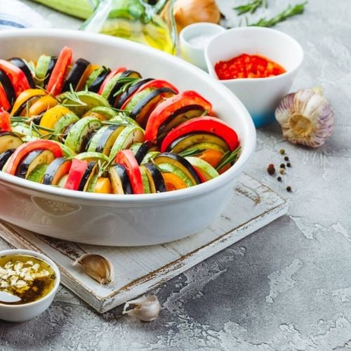 Imagem - Jantar saudável em minutos: 3 pratos leves que você vai adorar