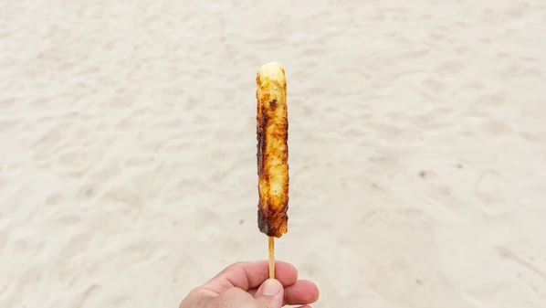 A higiene da procedência pode eventualmente ser duvidosa, mas o sabor (da fome e da memória) geralmente compensa