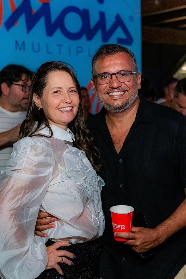 Adriana Jenner e Josué de Oliveira