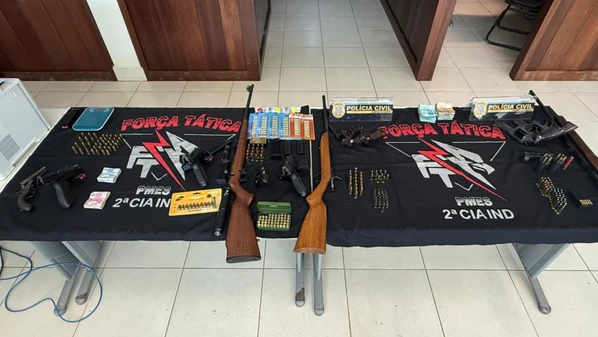 A Operação Desarme II prendeu quatro suspeitos e apreendeu 12 armas e diversas munições; um dos presos está envolvido em uma tentativa de homicídio