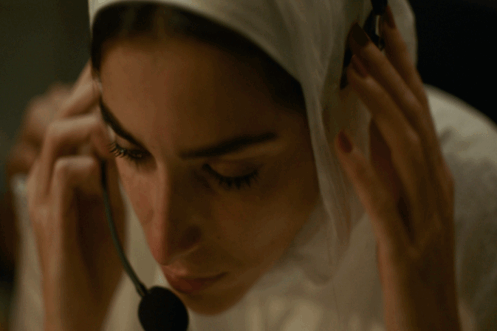 “A Voz de Hind Rajab” acompanha as últimas horas de uma criança e os esforços frustrados para resgatá-la em meio ao conflito armado (Imagem: Reprodução digital | Synapse Distribution)