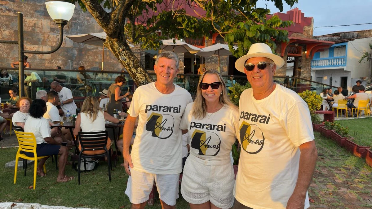 Marcos Rogério Calazans, empresário, Tati Beccalli, secretária de Turismo de Conceição da Barra, Adail Sampaio, diretor do Bloco Pararai