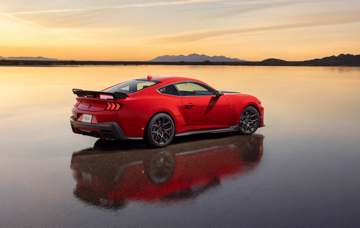 Novo Mustang Dark Horse SC por Ford/Divulgação