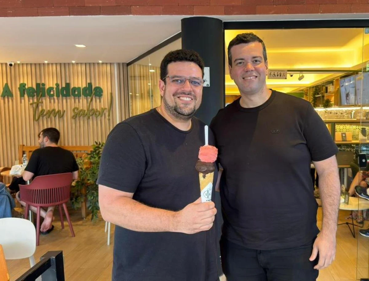 Os sócios Caio Adrião e Vitor Guedes