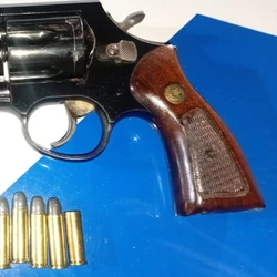 Homem fugiu para dentro de uma área de mata; caso aconteceu na noite da última terça-feira (27)