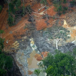 O garimpo ilegal explodiu no país de 2018 a 2022, principalmente no governo de Jair Bolsonaro (PL), um incentivador da prática.