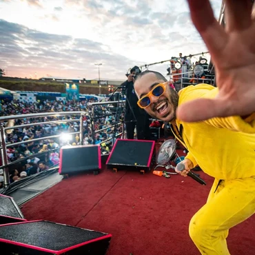 Imagem - Cantor Tomate puxa trio elétrico e abre o Carnaval 2026 em Vitória