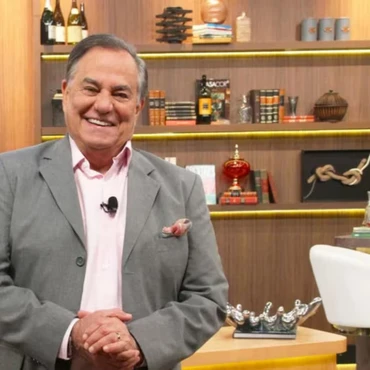 Imagem - Ronnie Von pede demissão da RedeTV! após mudanças internas e demissões na sua equipe