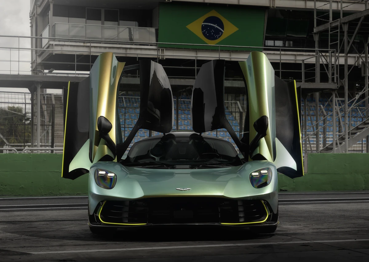  Aston Martin Valhalla no Brasil