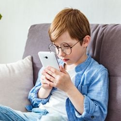 É importante ficar atento aos pequenos para garantir que a dificuldade de enxergar não atrapalhe o aprendizado