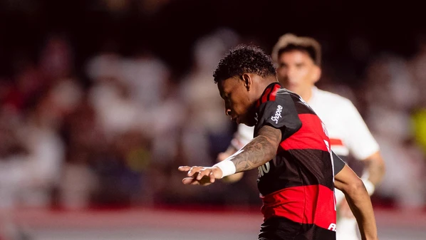 Rubro-Negro perdeu para o São Paulo na estreia do Campeonato Brasileiro