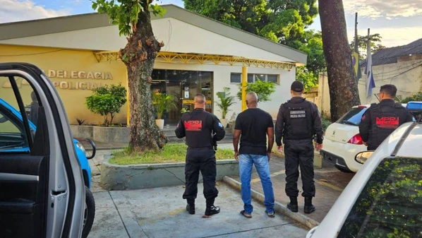 Os PMs da reserva Carlos André Carneiro de Souza e Marcos Antonio de Oliveira Machado são acusados de integrar organização criminosa dedicada à exploração ilegal de jogos de azar, além do crime de corrupção ativa