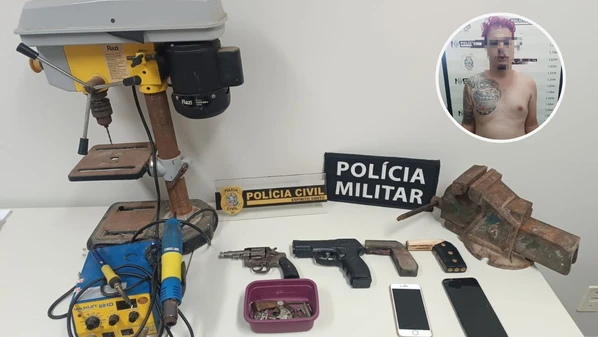 Denúncias anônimas levaram à polícia até o local, no bairro Seac, onde uma arma e maquinário para manutenção e fabricação de armamento foram apreendidos