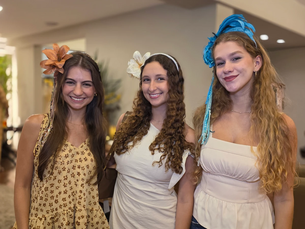 Carolina Lopes , Sarah Hemerly e Elisa Daher