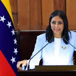 A lei, que deverá ser debatida na Assembleia Nacional na próxima semana, será aplicada a eventos ocorridos entre 1999 e o presente. O presidente em exercício também anunciou o fechamento da prisão de El Helicoide.