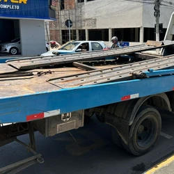 O guincho abordado tinha a numeração de chassi identificada como um veículo oficial da corporação; flagrante ocorreu na manhã desta sexta-feira (30)