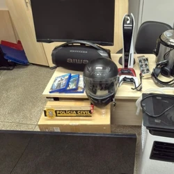 Segundo a polícia, o homem realizou quatro furtos em cerca de um mês e levou aparelhos de ar-condicionado, televisores entre outros eletrodomésticos e objetos