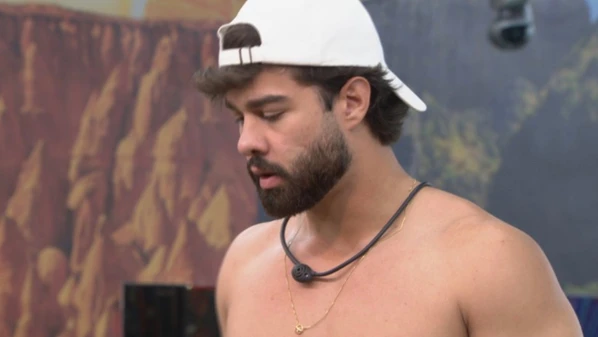 Estudante de veterinária deixa o programa após análise das imagens do Big Fone apontar risco à integridade física de Jonas