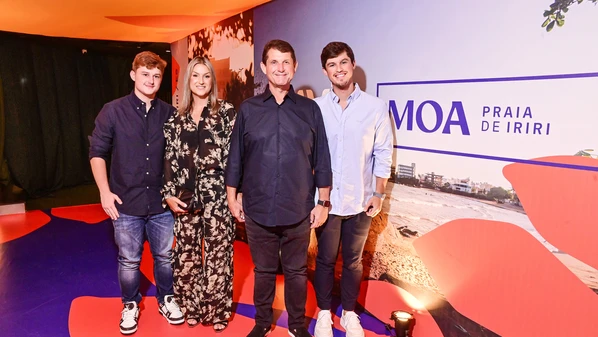 O Le Buffet Lounge, em Jardim da Penha, se transformou no clima charmoso do balneário de Iriri na noite desta quarta-feira (28), durante o lançamento do primeiro empreendimento da Javé Construtora: o Moa Praia de Iriri