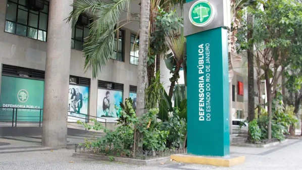 O colégio foi condenado pela 7ª Câmara de Direito Privado do Tribunal de Justiça do Estado do Rio de Janeiro por falhas na prevenção e no enfrentamento de práticas racistas no ambiente escolar