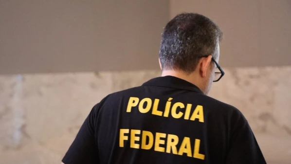 Segundo a Polícia Federal, o homem era procurado desde maio de 2016, ano em que o fato ocorreu