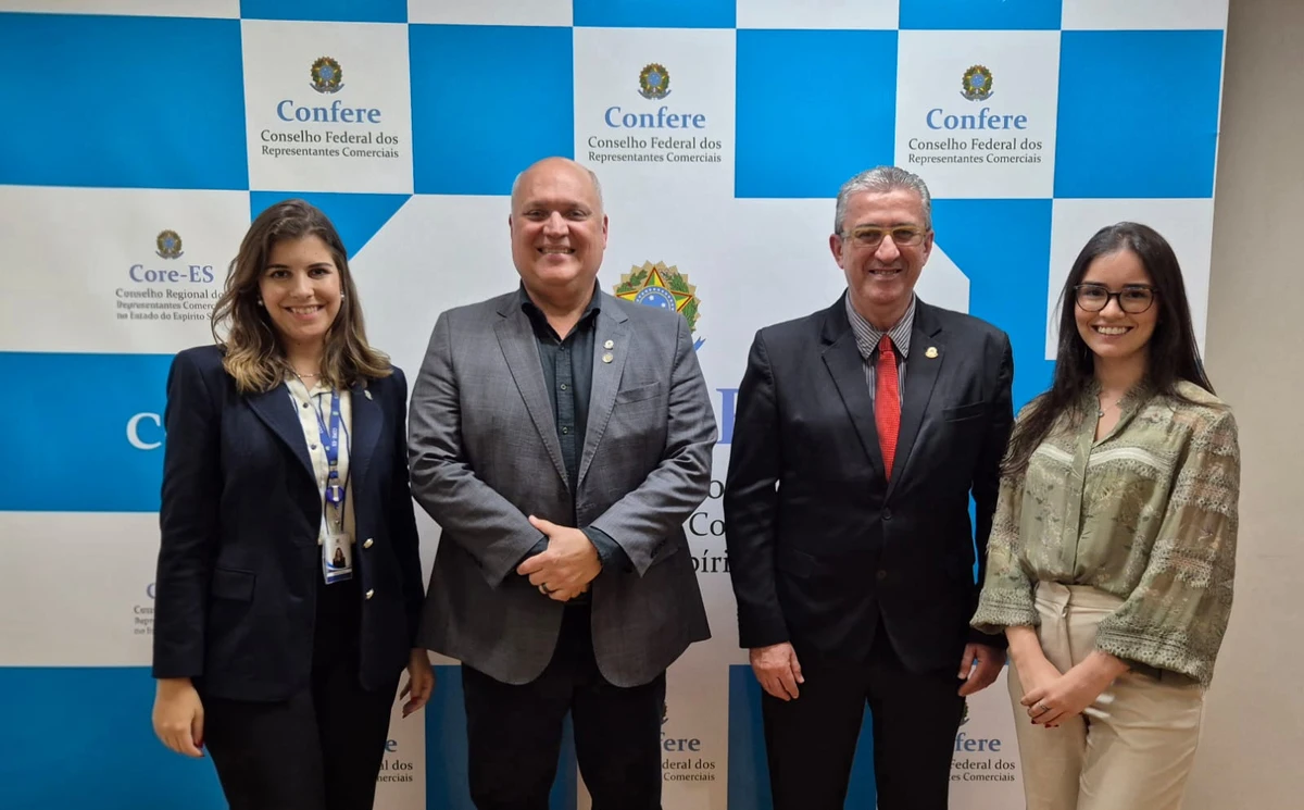 A gerente-geral do Core-ES, Fernanda Pianca, o presidente reeleito do Core-ES, Marcelo Marino Simonetti, o presidente do Confere, Archimedes Cavalcanti Júnior, e a chefe do Departamento Jurídico do Core-ES, Lara Bastos.  