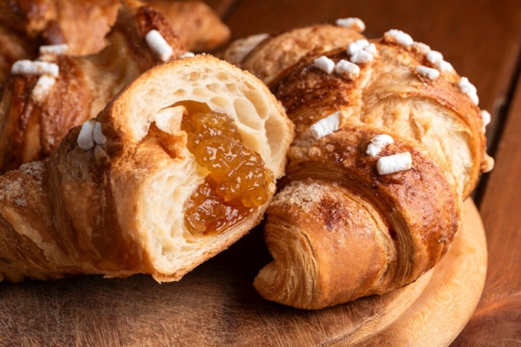 Croissant de geleia de damasco (Imagem: Alessio Orru | Shutterstock)