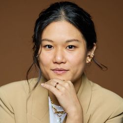 No seu recente livro sobre a IA, a jornalista Karen Hao descreve as empresas de inteligência artificial como sendo novo impérios. Ainda assim, ela se mostra otimista sobre a tecnologia, em entrevista à BBC.