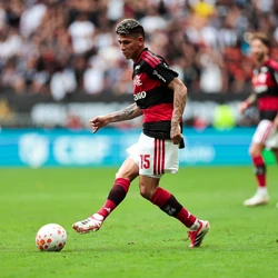 Rafael Klein aplicou o cartão vermelho para Carrascal, na volta do intervalo