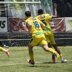 Jogo da sexta rodada do Campeonato Capixaba tem falhas dos goleiros, expulsões e pênalti