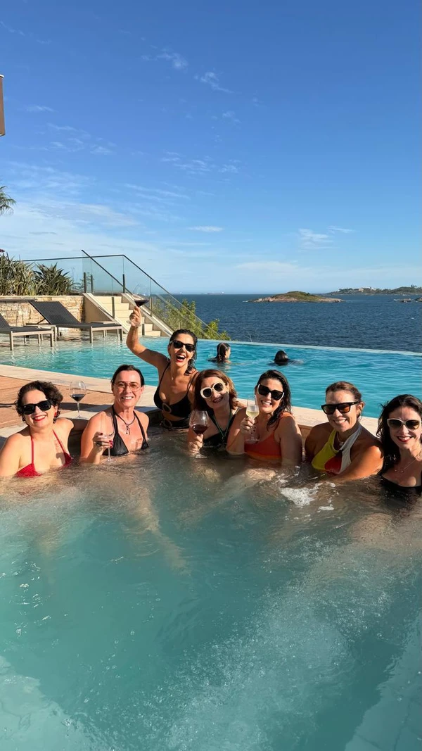 Marina Monteiro, Luciana Almeida, Mariana Perini, Rachel Martins, Renata Rasseli, Andréia Lopes e Maria Izabel Braga