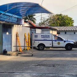 A menina estava com os pais no momento do acidente e chegou a ser levada ao Hospital Roberto Silvares, mas não resistiu