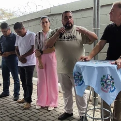 Gestor municipal foi eleito por um partido de oposição e sem o apoio do governo do Estado, mas está cada vez mais em sintonia com o Palácio Anchieta