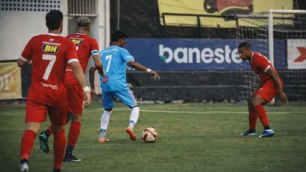 E dos espectadores presentes ao estádio, apenas oito pagaram ingresso - os demais receberam cortesia