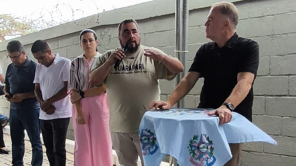 Gestor municipal foi eleito por um partido de oposição e sem o apoio do governo do Estado, mas está cada vez mais em sintonia com o Palácio Anchieta