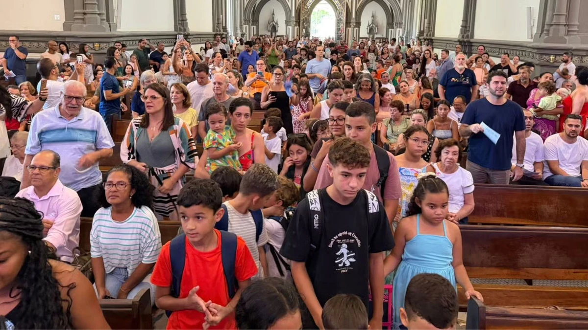 Crianças e adolescentes estiveram presentes na Bênção das Mochilas