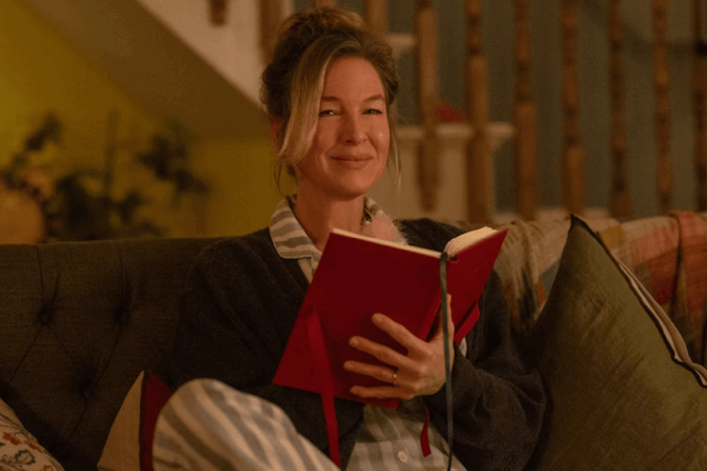 “Bridget Jones: Louca pelo Garoto” mostra a protagonista viúva voltando aos aplicativos de namoro quatro anos após a morte do marido Mark (Imagem: Reprodução digital | Amazon Prime Video)