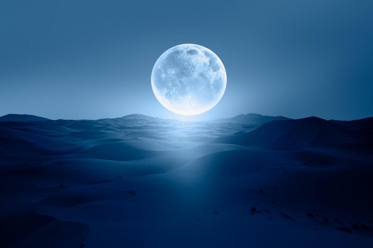 A Lua Cheia está em diálogo com o Sol em Aquário (Imagem: muratart | Shutterstock)