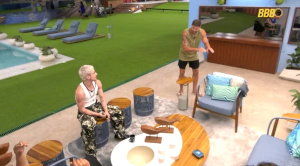 Jonas e Juliano discutem