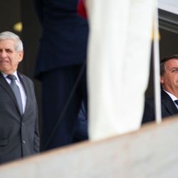 Caso é inédito no Brasil e pode levar à expulsão das Forças Armadas de generais, que ocupam a mais alta patente do Exército.