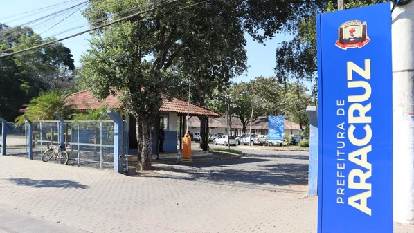 Carga horária varia de 30 a 40 horas semanais, com remuneração de R$ 2.133,47 a R$ 3.075,83. Para o cargo de cuidador social, a jornada será em escala de 48/72