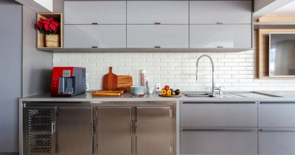 Altura, tipo de acionamento, materiais e recursos tecnológicos impactam o conforto e a usabilidade