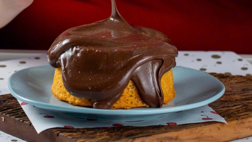 Bolo de cenoura da Doceria do Léo