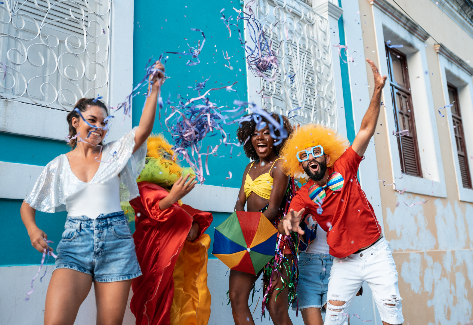 Saiba como se preparar para o Carnaval de Vitória. Crédito: Canva