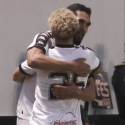 Capa-Preta faz jogo seguro e supera o Capixaba com gols de Thainler e Gui Mendes, na reestreia do técnico Rodrigo César