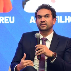 Em lançamento do livro Brasil no Espelho, na Rede Gazeta, Felipe Nunes falou sobre os principais resultados da sua pesquisa sobre os brasileiros e desafios para as eleições